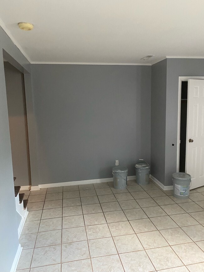 Building Photo - 1814 Regal Dr