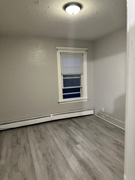 Building Photo - 117 Robinson Ave