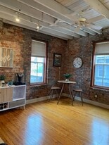 Building Photo - 413 Locust St