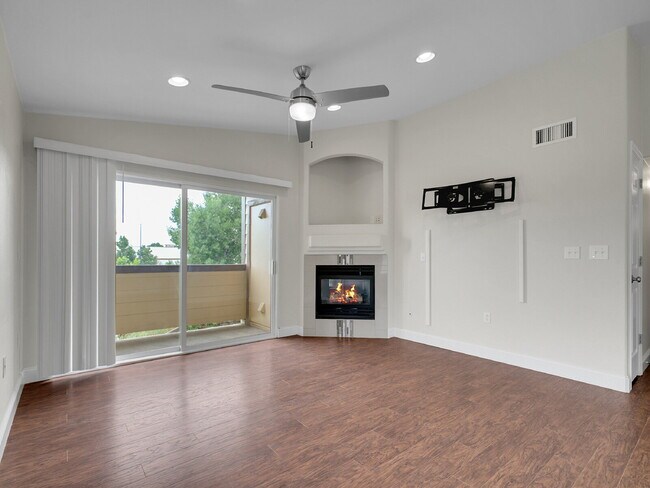 Building Photo - $2,395.00 - 3 Bedrooms, 2Bathrooms, Condo ...