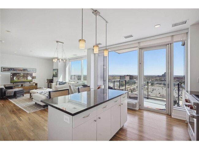 Building Photo - 3209 Galleria