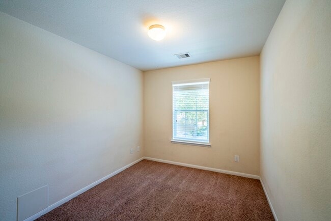 Building Photo - 3906 Waterford Ln