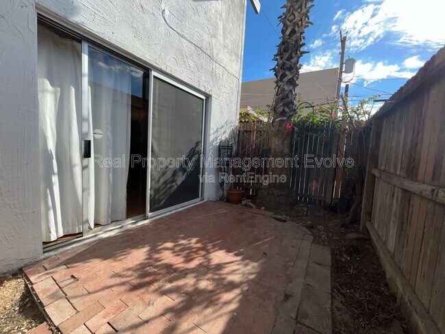 Building Photo - 3637 E Monterosa St