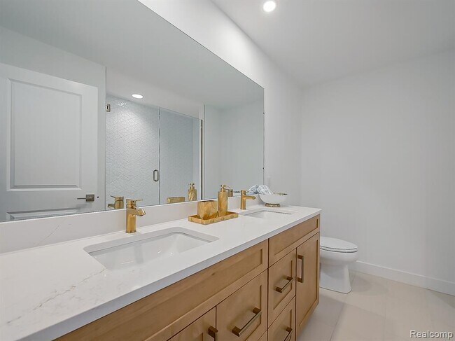 Building Photo - 41503 Breck