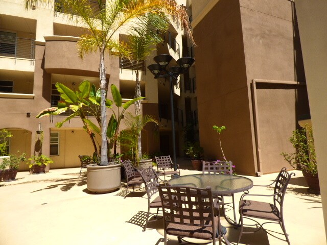 Building Photo - 350 K St