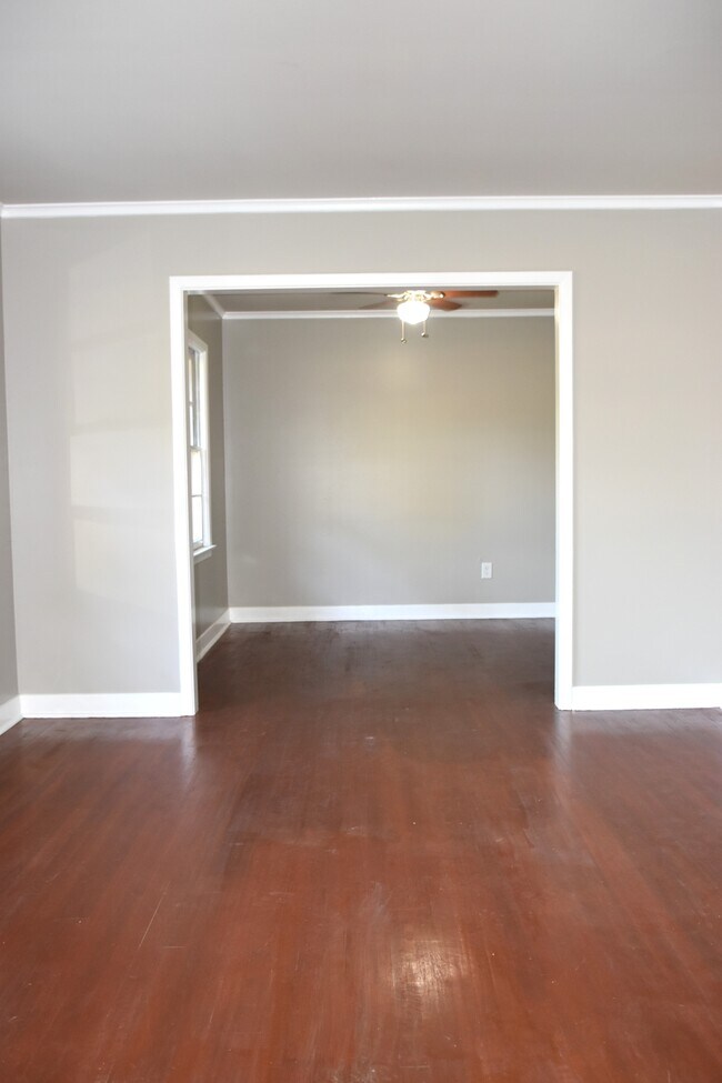 Building Photo - 5302 Laurie Ln