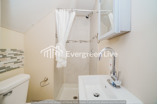 Building Photo - 2468 McGuffey Rd