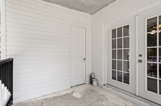 Building Photo - 110 Greenforest Cir