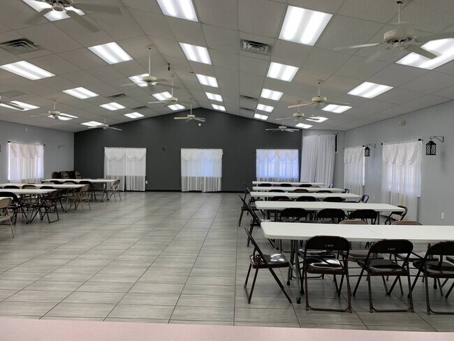 Building Photo - 7865 W Hwy 40