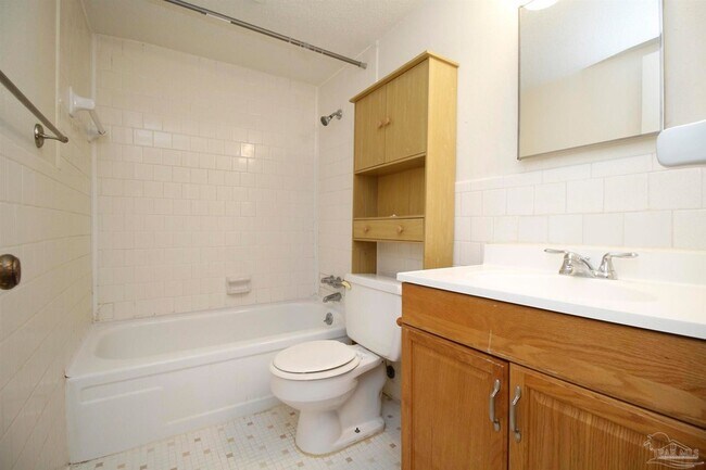 Building Photo - 600 Scenic Hwy