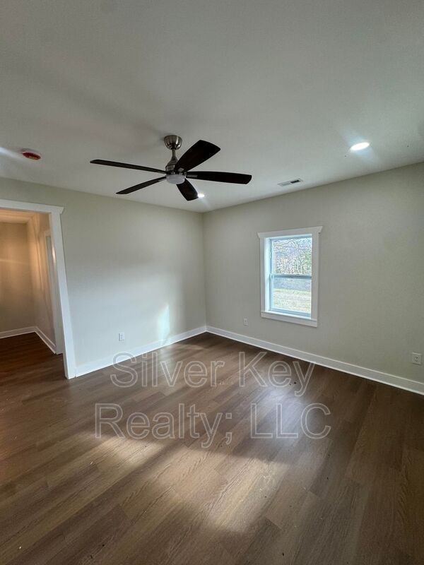 Building Photo - 3671 Sweetwater Vonore Rd