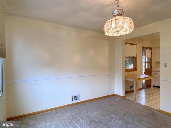 Building Photo - 3300 Upton Rd