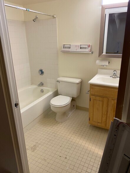 Building Photo - 409 Massachusetts Ave