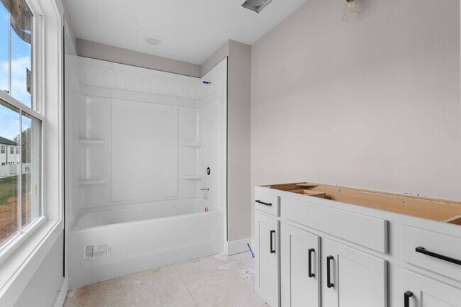 Building Photo - 166 Sango Dr