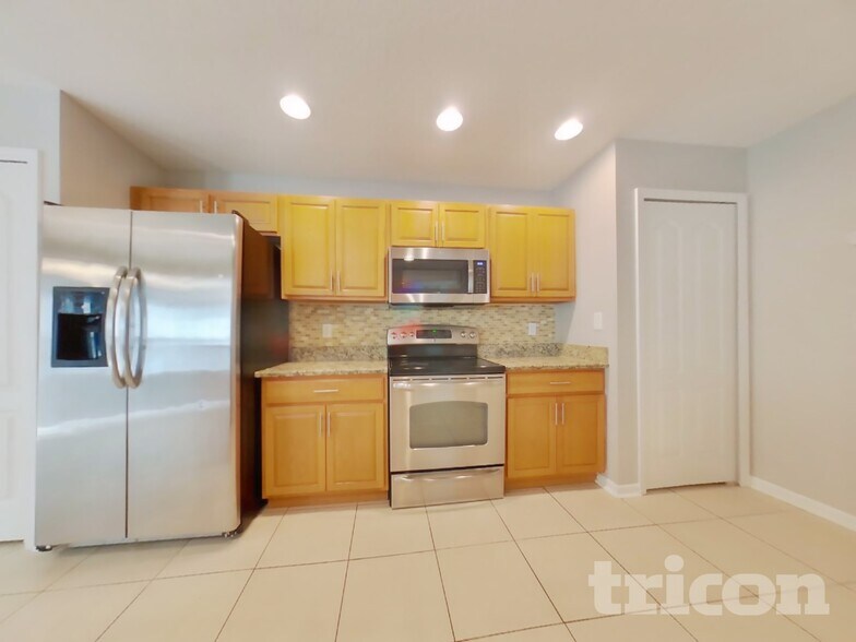 Building Photo - 3423 98th St E