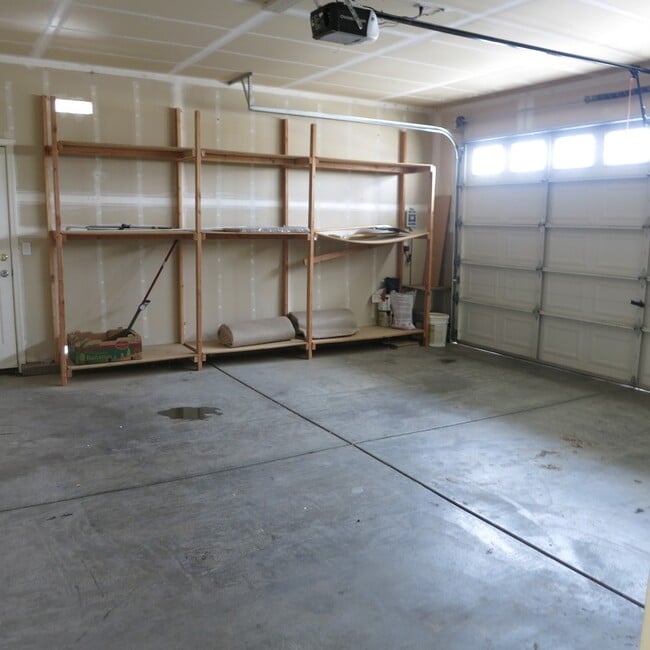 Building Photo - Cozy 3 bedroom