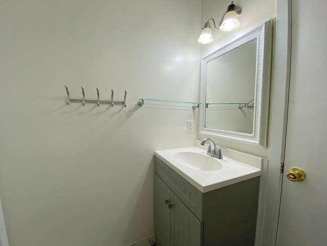 Building Photo - The Riverway at Aichele Terrace