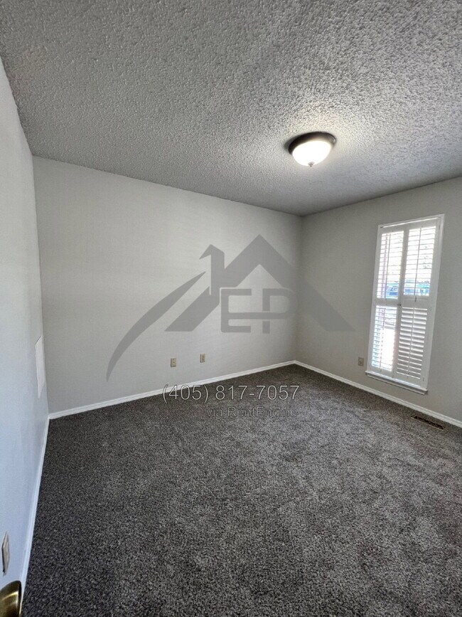 Building Photo - 10832 Admiral Dr