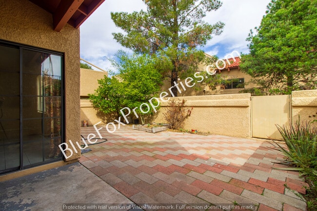 Building Photo - 8421 E Corinthian Dr