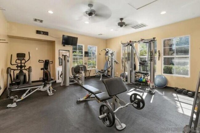 Building Photo - Lovely Otay Ranch townhome