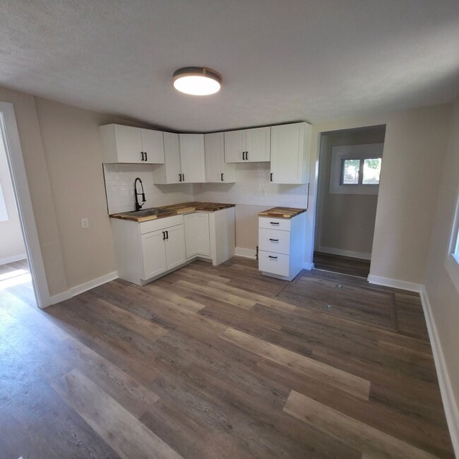 Building Photo - Single Family Ranch 2 beds 1 bath FOR RENT!