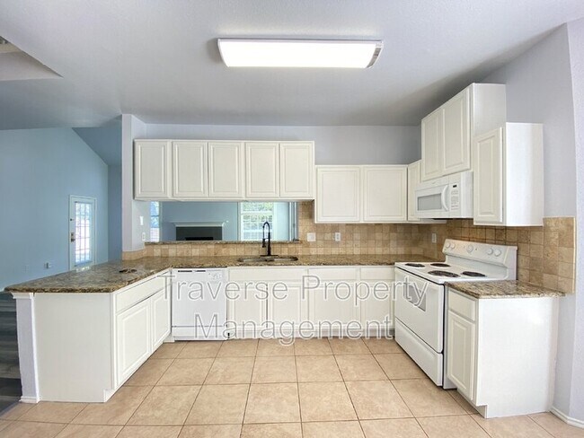 Building Photo - 4150 Briar Hill Dr