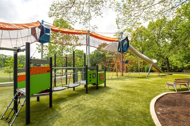 Building Photo - 3281 S Stafford St