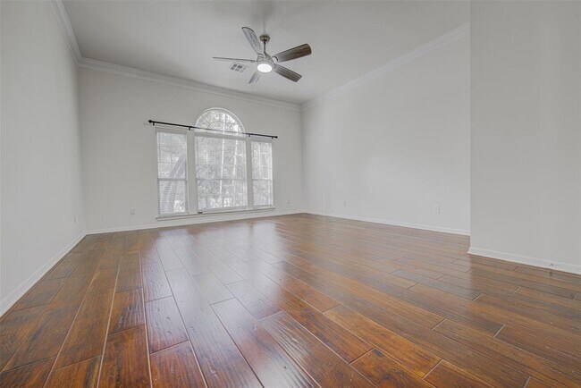 Building Photo - 6005 Sierra Leon