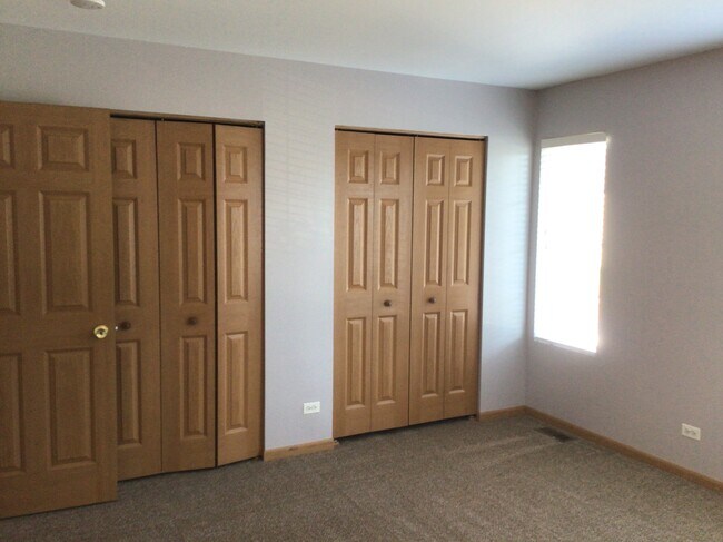 Building Photo - 2917 W Country Club Ave