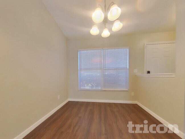 Building Photo - 15115 Margaux Dr