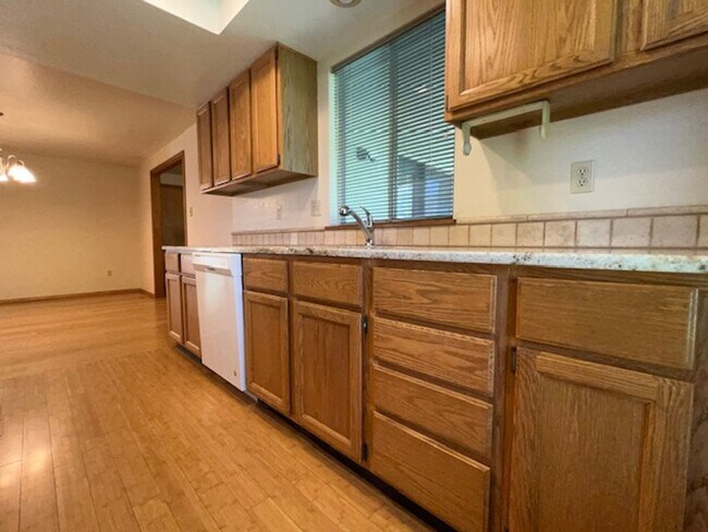 Building Photo - Beautiful Home in Boise!  *Special $300 OF...