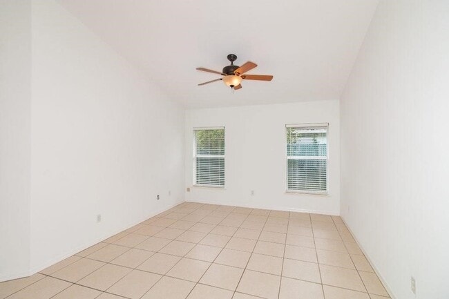 Building Photo - 2345 89th Ct