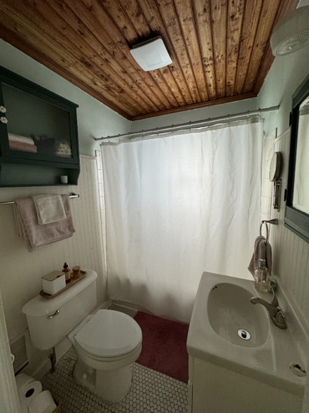 Building Photo - 336 N Lesley Ave