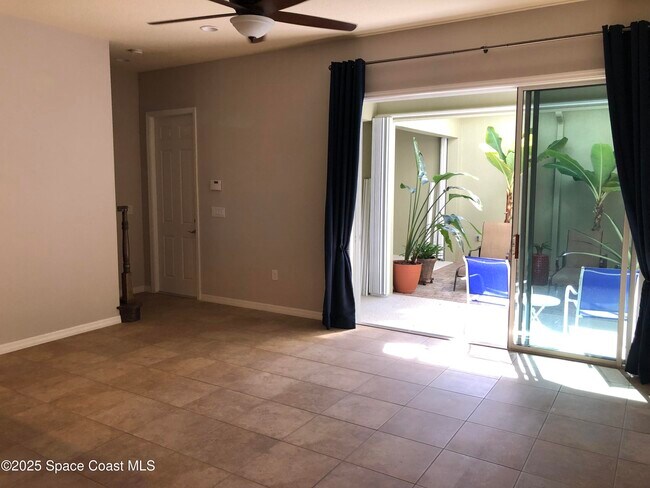 Building Photo - 3225 Sedge Dr