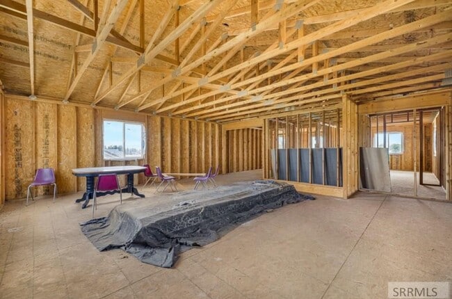 Building Photo - Stunning St. Anthoney Home: Recently Remod...