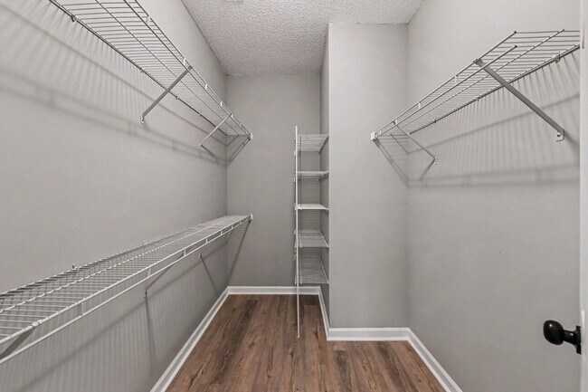 Building Photo - 1854 Oleander Ct