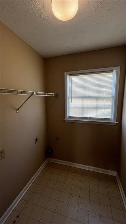Building Photo - 4665 Hampton Square Dr