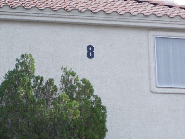 Building Photo - Charming 1 Bedroom, 1 Bath Home in a Well-Maintained HOA Community