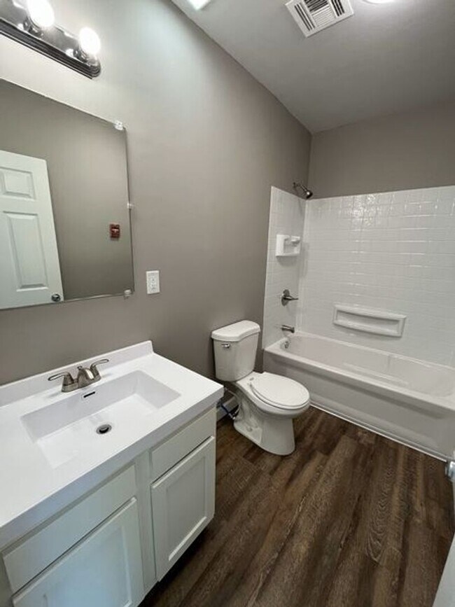 Building Photo - Lakewood Flats and Townhomes