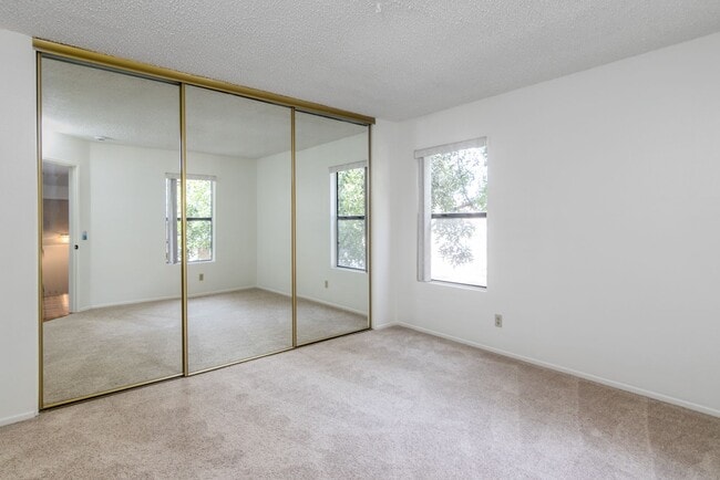 Building Photo - 2392 Archwood Ln