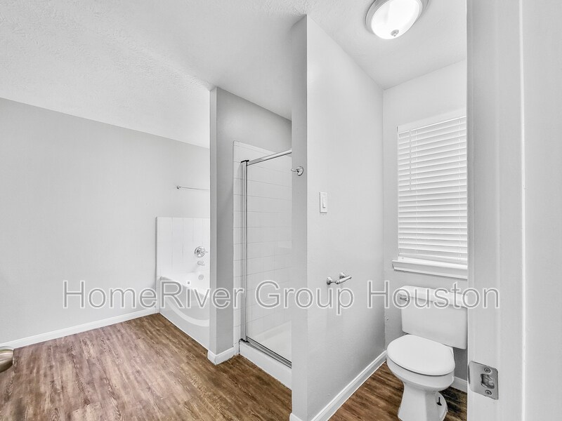Building Photo - 11930 Cottonwood Ln