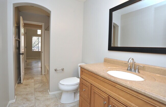 Building Photo - Move-In Ready Home in Dove Mountain