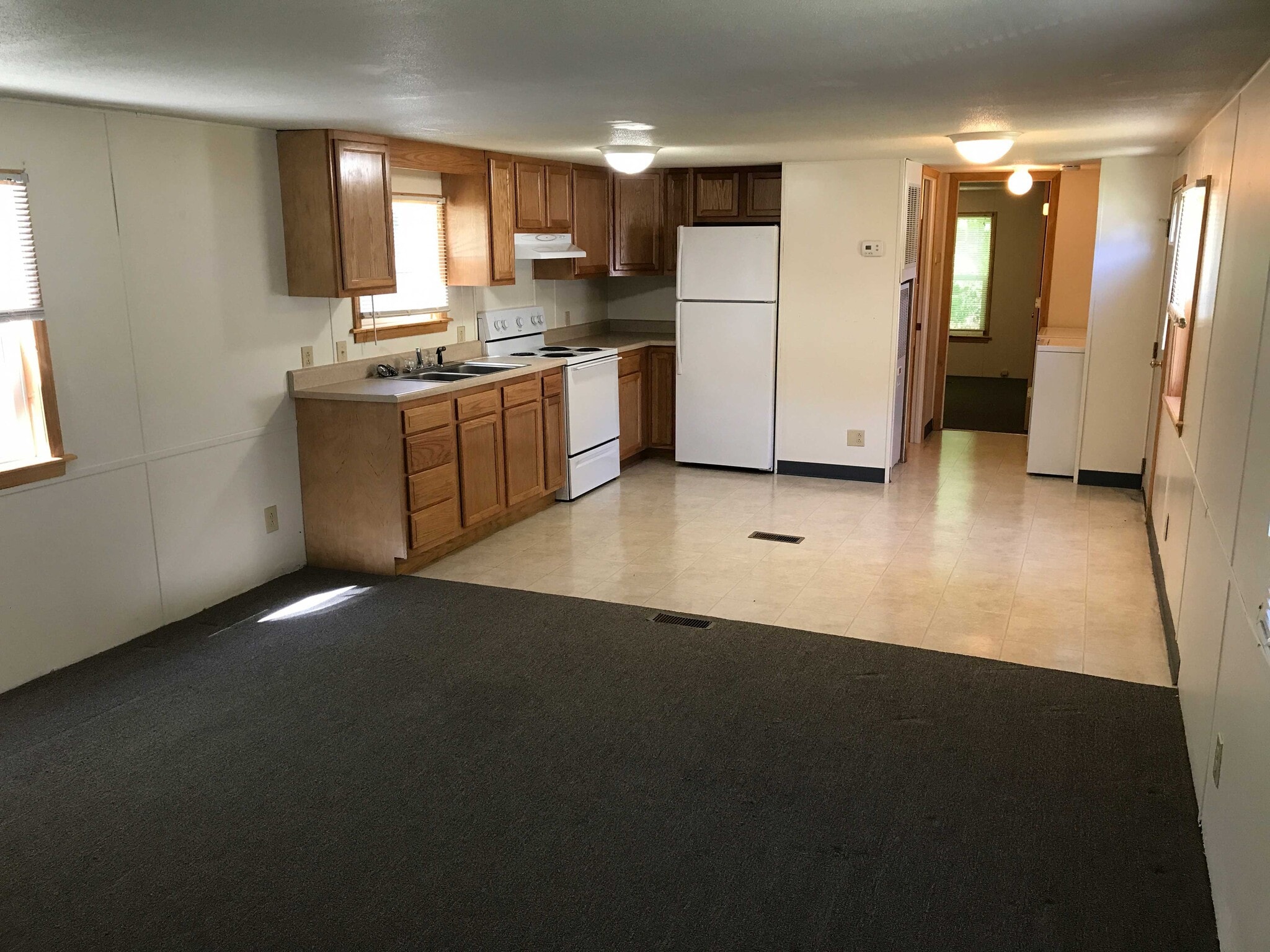 Building Photo - 7600 Heatherstone Dr