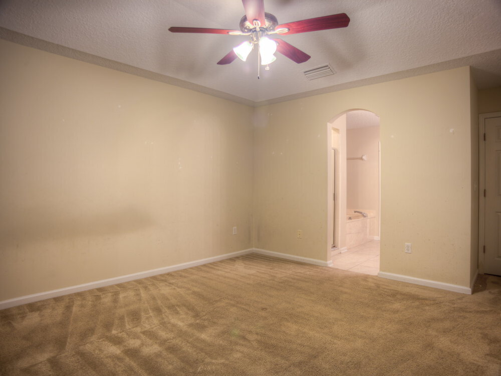 Building Photo - 1828 Creekview Dr