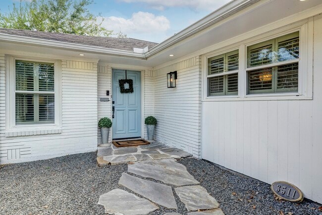 Building Photo - 3511 Broadmead Dr