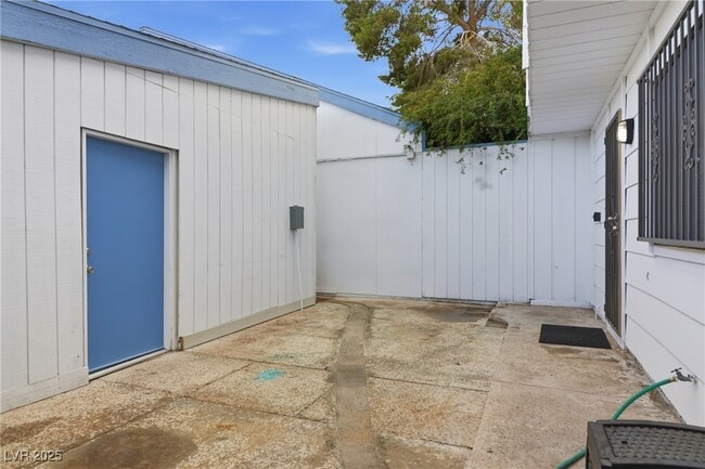 Building Photo - 4039 Village Square