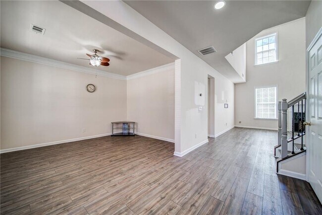 Building Photo - 853 Van Briggle Path NE