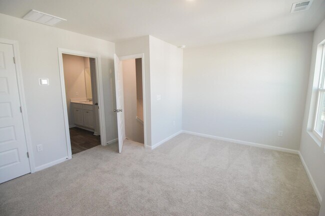 Building Photo - 1382 Speedway St