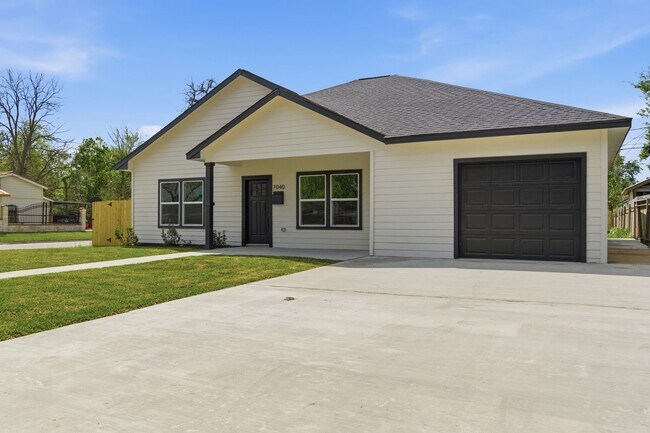 Building Photo - 7040 Kinney St