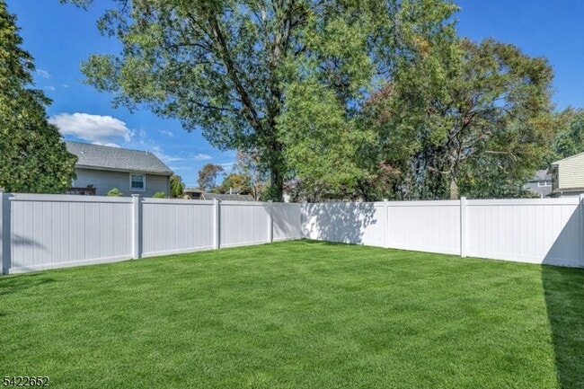 Building Photo - 715 Evans St